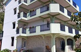 Şehir içinde müstakil ev 450 m² Sutomore'de, Karadağ. 465,000 €