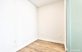 2 odalılar daire North York'da, Kanada. C$986,000