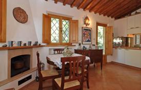 5 odalılar villa 443 m² Pienza'da, İtalya. 980,000 €