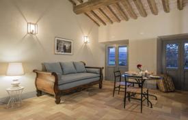 28 odalılar köşk 593 m² Pienza'da, İtalya. 1,490,000 €