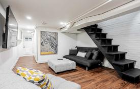 7 odalılar konak Old Toronto'da, Kanada. C$1,626,000