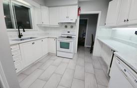 8 odalılar şehir içinde müstakil ev Scarborough'da, Kanada. C$1,343,000
