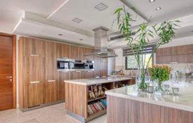 6 odalılar yazlık ev 649 m² Dromolaxia'da, Kıbrıs. 1,800,000 €