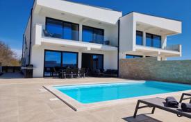 5 odalılar şehir içinde müstakil ev 175 m² Kanfanar'da, Hırvatistan. 675,000 €