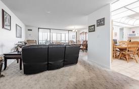 4 odalılar daire Scarborough'da, Kanada. C$995,000