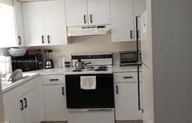 2 odalılar şehir içinde müstakil ev 103 m² Miami'de, Amerika Birleşik Devletleri. $395,000