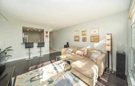 3 odalılar daire North York'da, Kanada. C$970,000