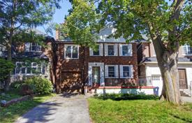 4 odalılar şehir içinde müstakil ev East York'da, Kanada. C$2,476,000
