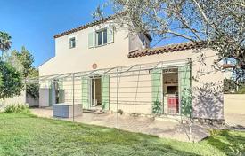 5 odalılar villa Antibes'te, Fransa. 1,440,000 €
