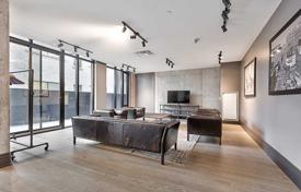 1 odalılar daire Richmond Street West'da, Kanada. C$822,000