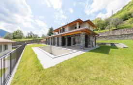 5 odalılar villa 470 m² Lenno'da, İtalya. 1,650,000 €