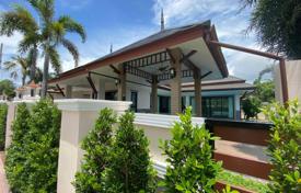 3 odalılar yazlık ev 350 m² Pattaya'da, Tayland. $219,000