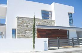 Villa – Oroklini, Larnaka, Kıbrıs. 355,000 €
