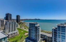 3 odalılar daire Lake Shore Boulevard West'da, Kanada. C$916,000