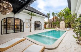 Villa – Canggu, Bali, Endonezya. $736,000