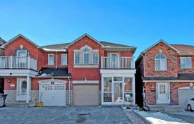 4 odalılar konak North York'da, Kanada. C$1,009,000