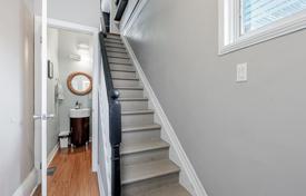 9 odalılar şehir içinde müstakil ev Old Toronto'da, Kanada. C$2,080,000