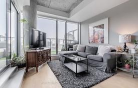 5 odalılar daire Bathurst Street'da, Kanada. C$893,000