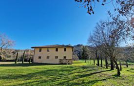 Villa 2700 m² Arezzo'da, İtalya. 1,190,000 €