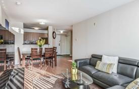 5 odalılar daire North York'da, Kanada. C$765,000
