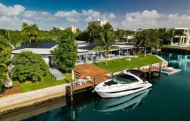 Şehir içinde müstakil ev – North Miami, Florida, Amerika Birleşik Devletleri. $5,500,000