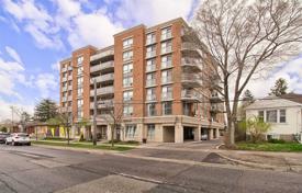 4 odalılar daire North York'da, Kanada. C$690,000