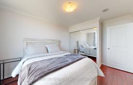 5 odalılar daire Scarborough'da, Kanada. C$772,000