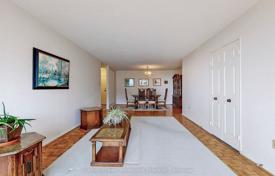 7 odalılar daire Scarborough'da, Kanada. C$1,008,000