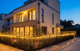 3 odalılar şehir içinde müstakil ev 167 m² Lastva Grbaljska'da, Karadağ. 399,000 €