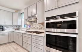 5 odalılar şehir içinde müstakil ev 424 m² Florida'da, Amerika Birleşik Devletleri. $700,000