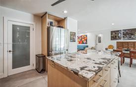 6 odalılar şehir içinde müstakil ev 208 m² Florida'da, Amerika Birleşik Devletleri. $1,795,000