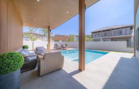 4 odalılar villa 300 m² Pattaya'da, Tayland. $563,000