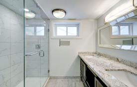 10 odalılar şehir içinde müstakil ev North York'da, Kanada. C$1,744,000