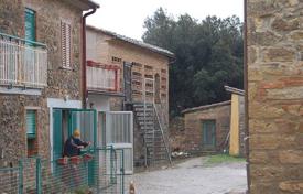Arsa Gambassi Terme'de, İtalya. 1,000,000 €