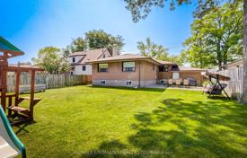 10 odalılar şehir içinde müstakil ev North York'da, Kanada. C$1,529,000