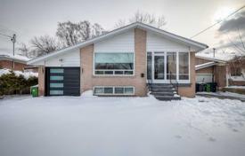 5 odalılar şehir içinde müstakil ev Scarborough'da, Kanada. C$1,319,000