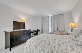2 odalılar kondominyumda daireler 96 m² Collins Avenue'de, Amerika Birleşik Devletleri. $750,000