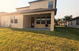 7 odalılar şehir içinde müstakil ev 618 m² Florida'da, Amerika Birleşik Devletleri. $650,000