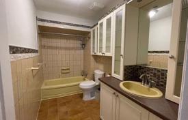 4 odalılar konak North York'da, Kanada. C$1,375,000