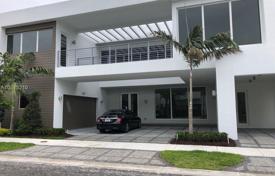 Villa – Doral, Florida, Amerika Birleşik Devletleri. 1,723,000 €