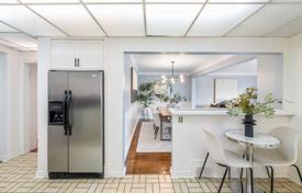 11 odalılar şehir içinde müstakil ev North York'da, Kanada. C$1,672,000