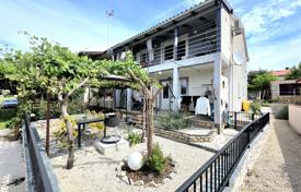 7 odalılar şehir içinde müstakil ev 226 m² Fažana'da, Hırvatistan. 600,000 €
