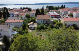 Arsa Kaštel Lukšić'da, Hırvatistan. 798,000 €