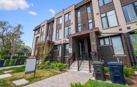 9 odalılar konak North York'da, Kanada. C$1,412,000