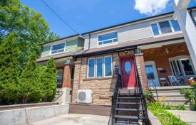 Konak – York, Toronto, Ontario,  Kanada. C$1,042,000