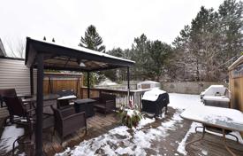 4 odalılar şehir içinde müstakil ev Scarborough'da, Kanada. C$1,299,000
