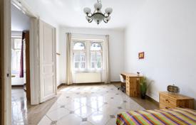 4 odalılar daire 116 m² District VI (Terézváros)'da, Macaristan. 236,000 €