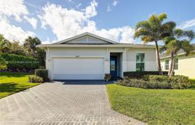 3 odalılar şehir içinde müstakil ev 210 m² Florida'da, Amerika Birleşik Devletleri. $470,000