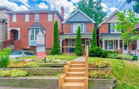 Şehir içinde müstakil ev – Hillsdale Avenue East, Toronto, Ontario,  Kanada. C$2,205,000