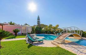 4 odalılar villa 327 m² Coral Bay'da, Kıbrıs. 1,500,000 €